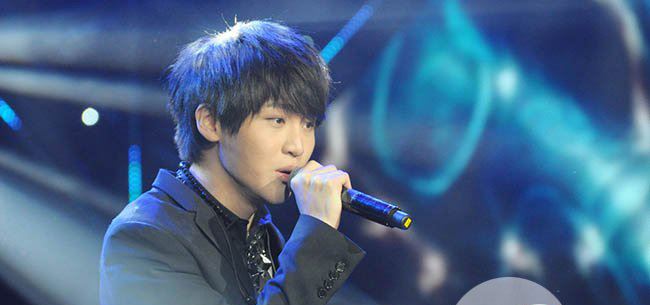 李炜托奶事件 染指同门师兄苏醒的女朋友