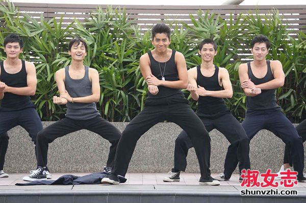 王大陆陈玉珊舌吻图 王大陆裸泳