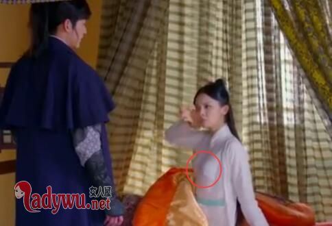 古力娜扎拍戏不带胸罩 剧照清晰的看出凸点