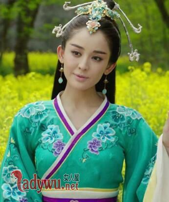 古力娜扎拍戏不带胸罩 剧照清晰的看出凸点