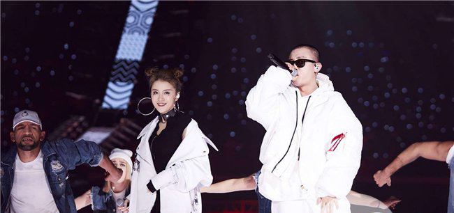 中国好声音李嘉格结婚 老公的身份让人惊讶