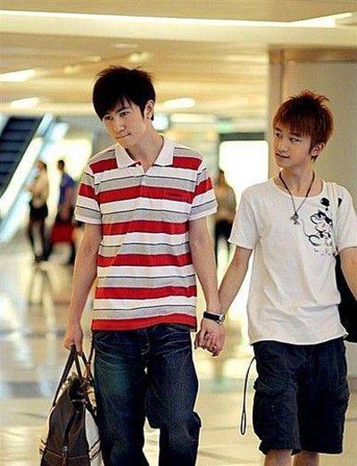 夏河麦洛洛分手原因 夏河和麦洛洛接吻照