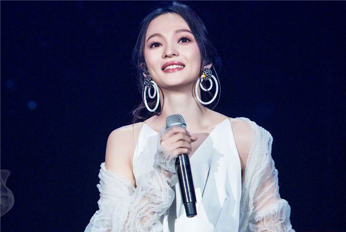 张韶涵当年发生了什么谁帮助了她 张韶涵范玮琪7年旧怨