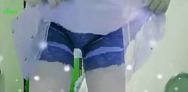 苏三在哪直播 苏仨在yy掀裙子照片