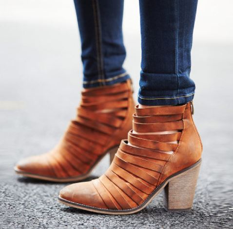 马丁靴怎么搭配 马丁靴的款式