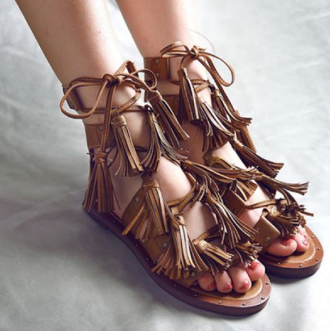 马丁靴怎么搭配 马丁靴的款式