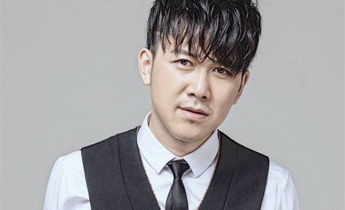 高进写的歌火的有哪些 高进的歌捧红多少人