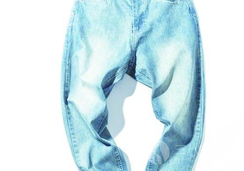 白色高帮鞋搭配什么裤子和衣服