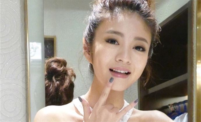 安以轩个人资料 揭安以轩家世背景父母做什么的