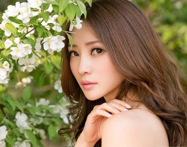 柳岩和谁上过床 走红后节目中自曝情史