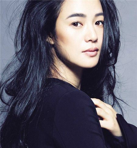 姜文的老婆是谁？周韵家庭背景