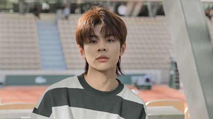 王晨艺怼机场代拍 理智追星不好吗