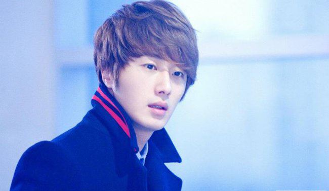 丁一宇与母亲合照 是完全遗传母亲的好基因