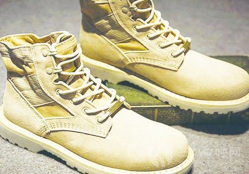 穿超短裤配什么鞋搭配好看