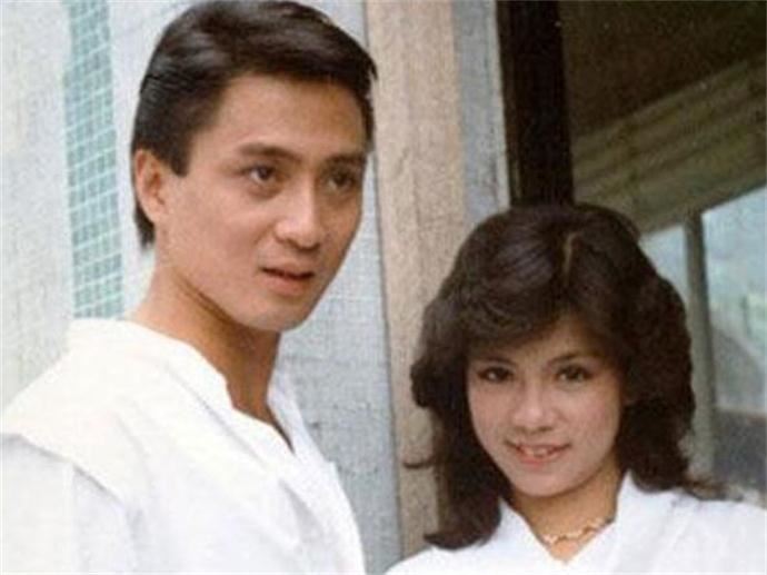 翁美玲的葬礼现场图片 翁美玲为什么自杀