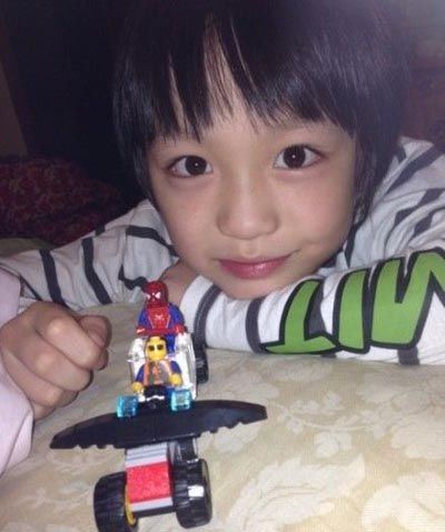 朱佳煜的亲生父母是谁 朱佳煜长大的样子