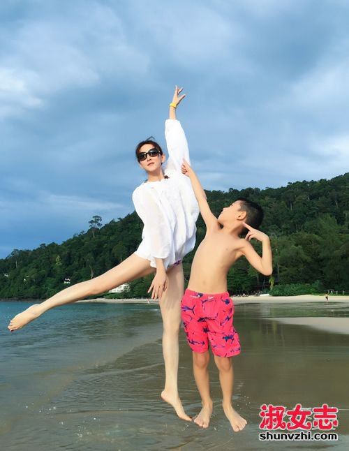 胡静和儿子照片 胡静老公是谁 身家多少 家庭背景