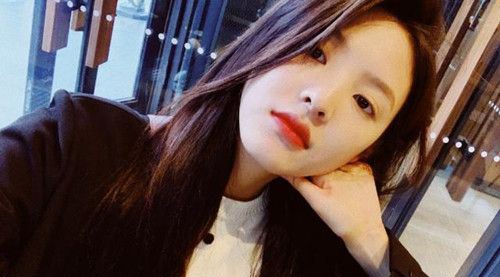  费启鸣章若楠穿情侣装 两人关系在一起了？