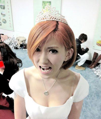 洪辰和刘忻谁混的好 刘忻的资料现状