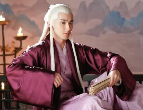 父神和东华帝君谁大 是什么关系？