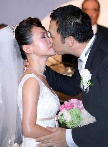彭佳慧有几个孩子? 彭佳慧双胞胎女儿照片曝光