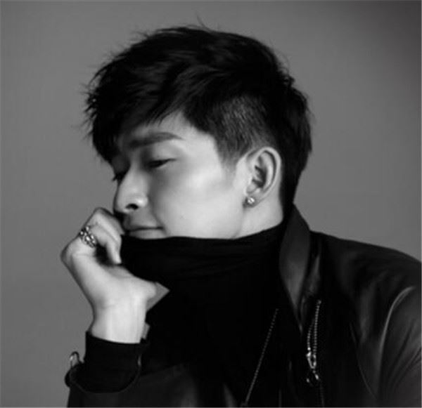 张翰家庭背景富二代吗 张翰的父母做什么的