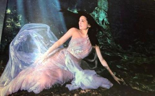  阿娇水下婚纱照 画面十分唯美浪漫