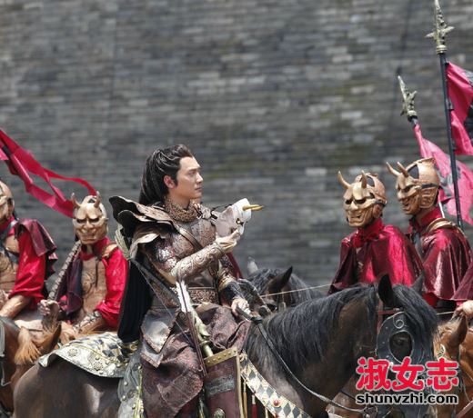 冯绍峰林依晨吻戏 冯绍峰喜欢林依晨吗