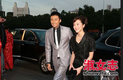 胡兵老婆是谁？胡兵老婆是圈外人吗