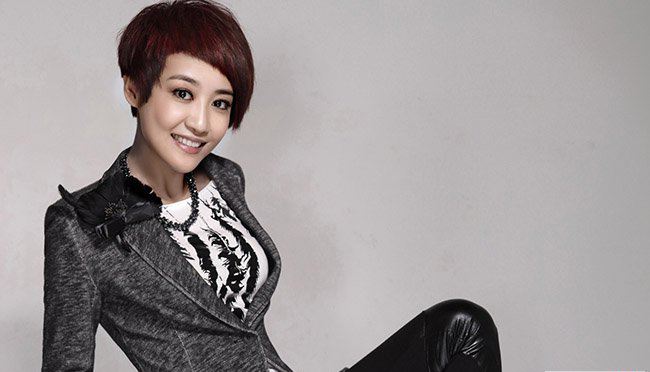 左岩个人资料 与杨迪的结婚照被踢爆