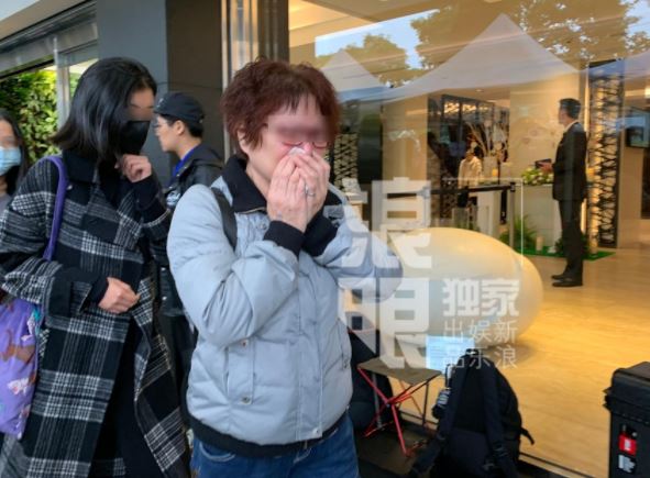 高以翔灵堂开放悼念 粉丝到场送他最后一程