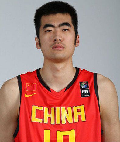 张兆旭与娇妻刘玥彤结婚照 张兆旭的身高多少