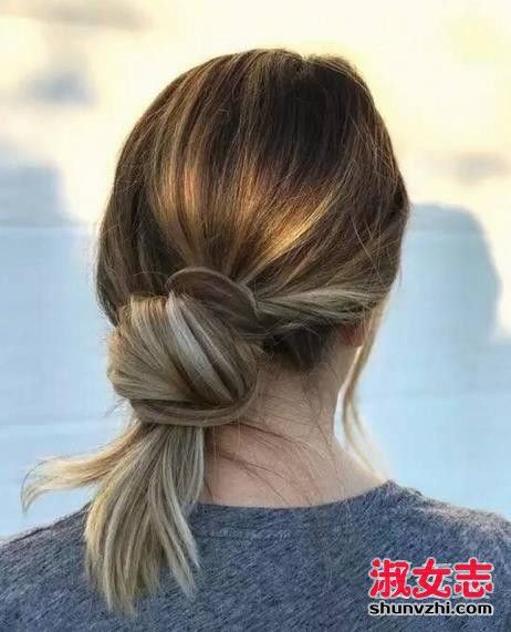 2017流行的丸子头扎法 香蕉丸子头怎么扎