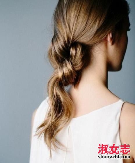 2017流行的丸子头扎法 香蕉丸子头怎么扎