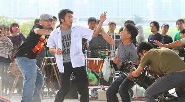 张卫健打王伯昭事件 演戏时被‘真打’住院”