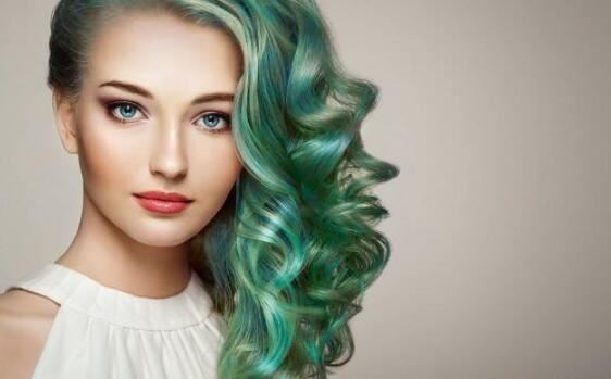 国字脸女生适合什么发型?选对发型简单的方法