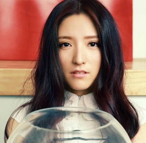 国字脸女生适合什么发型?选对发型简单的方法