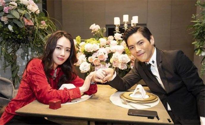 向佐郭碧婷怎么认识的 揭秘豪门长子与女明星的爱情故事