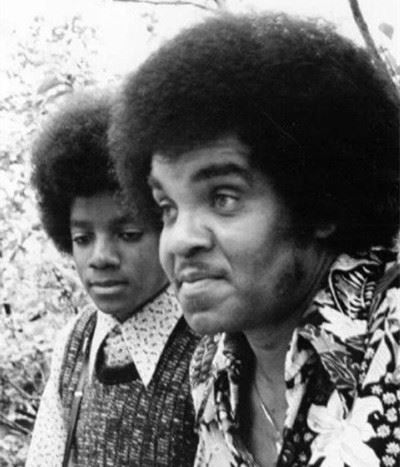  迈克尔杰克逊父亲什么病去世 儿女在乐坛独当一面