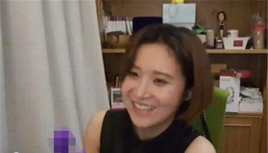  陈一发直播胸罩脱落 女司机要开车各位要坐稳了