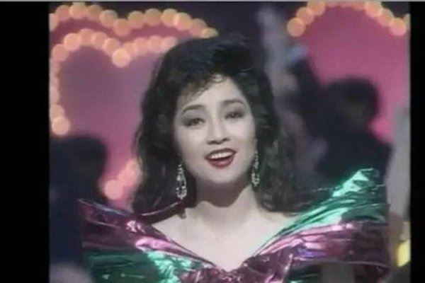 徐小凤怀旧经典歌曲 特别的机遇成为歌手