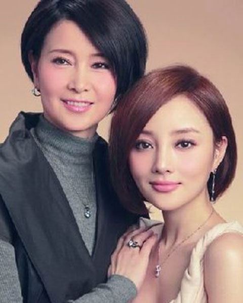 张伟欣回应李小璐出轨 李小璐妈妈张伟欣再婚