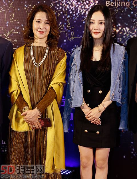 张伟欣回应李小璐出轨 李小璐妈妈张伟欣再婚