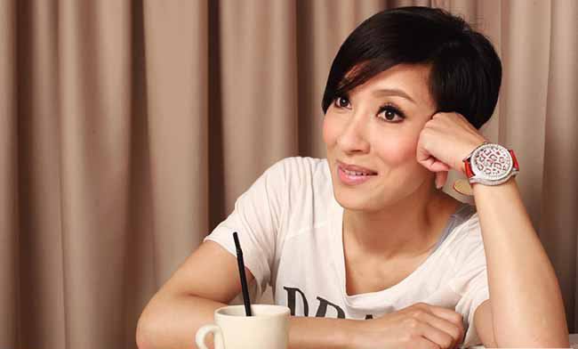 杨怡车震门图片 和男主罗仲谦终于结婚了