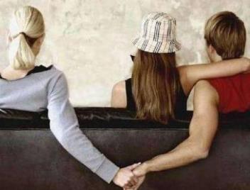 老公出轨让人心痛，女人要如何击退缠人小三？