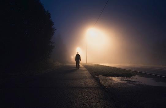 喜欢独处的人会更加出众