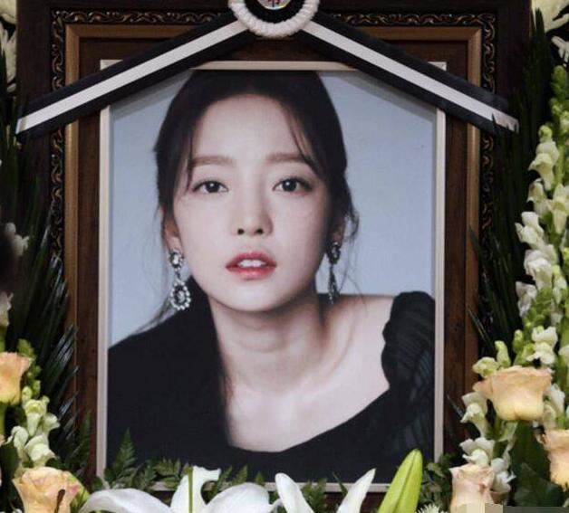 【西看】具荷拉生前亲笔信令人心疼：我好想妈妈 需要关心温暖和爱