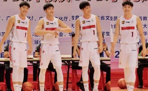 【西看】胡明轩是单亲吗妈妈是谁照片 胡明轩的家境哪里人年薪个人资料简历