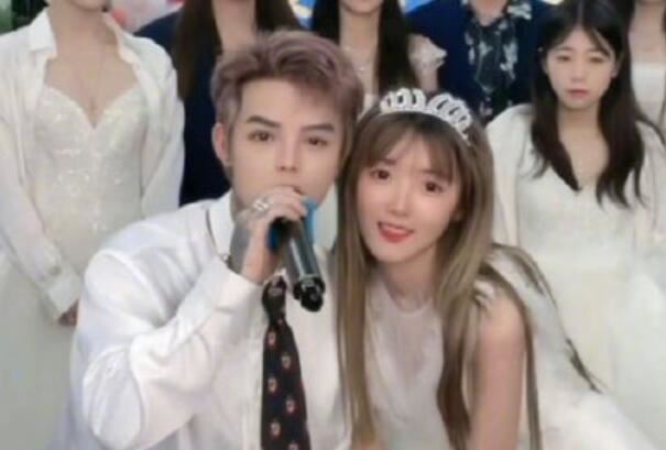 【西看】殷世航什么梗在哪直播 殷世航套璐璐身高个人资料