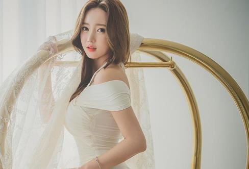 【西看】教室狂停电校花哮喘小东西 场景不堪入目